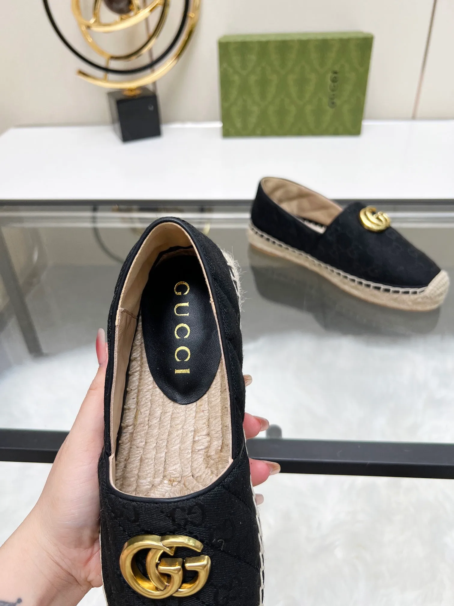 👟👟Ex-factory price 380👟👟 2024 new color early spring Gucci 🗽🗽Gucci classic logo logo canvas fisherman shoes, espadrilles made of double G imported fabric. The color of the brand's double G letter cross-woven pattern will be reinterpreted every season, and the charm of the collection elements will be interpreted through more fresh and eye-catching materials and designs. •Pink, dozens of colors, choose as you like, choose as you like •Women’s style •Number of sizes 35-42